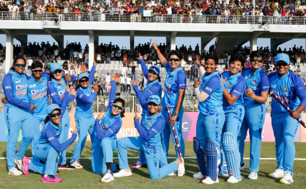 BCCI ने की घोषणा, भारत की महिला क्रिकेटरों को पुरुषों के बराबर मिलेगी मैच फीस